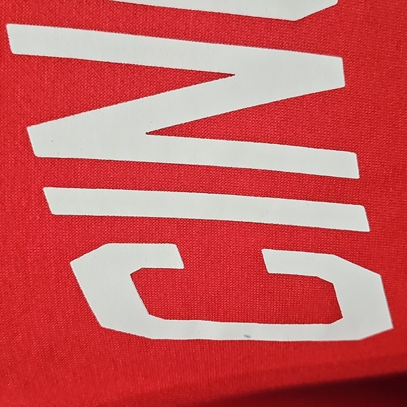 Cincinnati Reds Baseball‎ Red and Black Hoodie Size Medium NWT - Picture 3 of 7